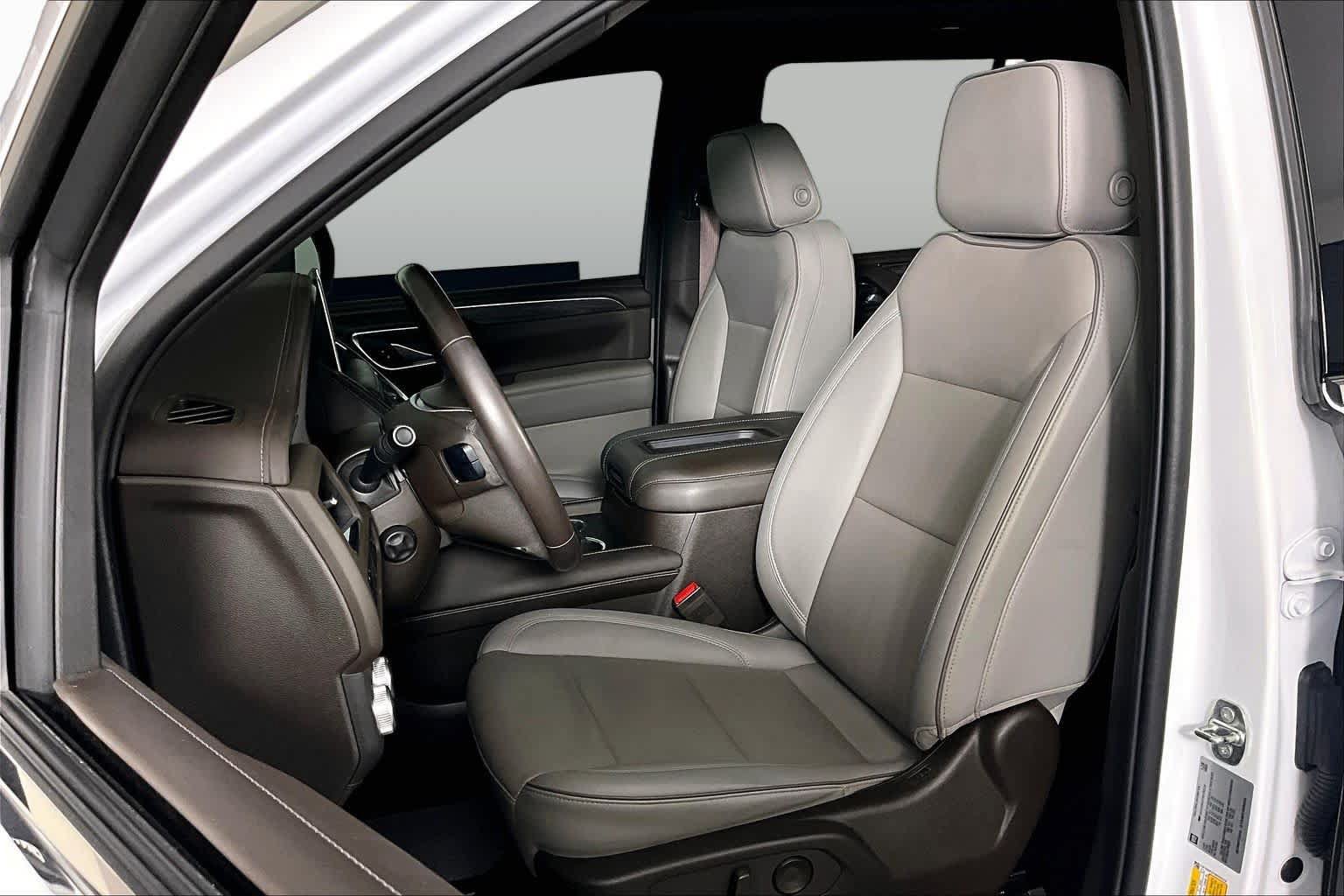 Used 2022 GMC Yukon SLT w/ SLT Premium Package AWD/4WD image 8