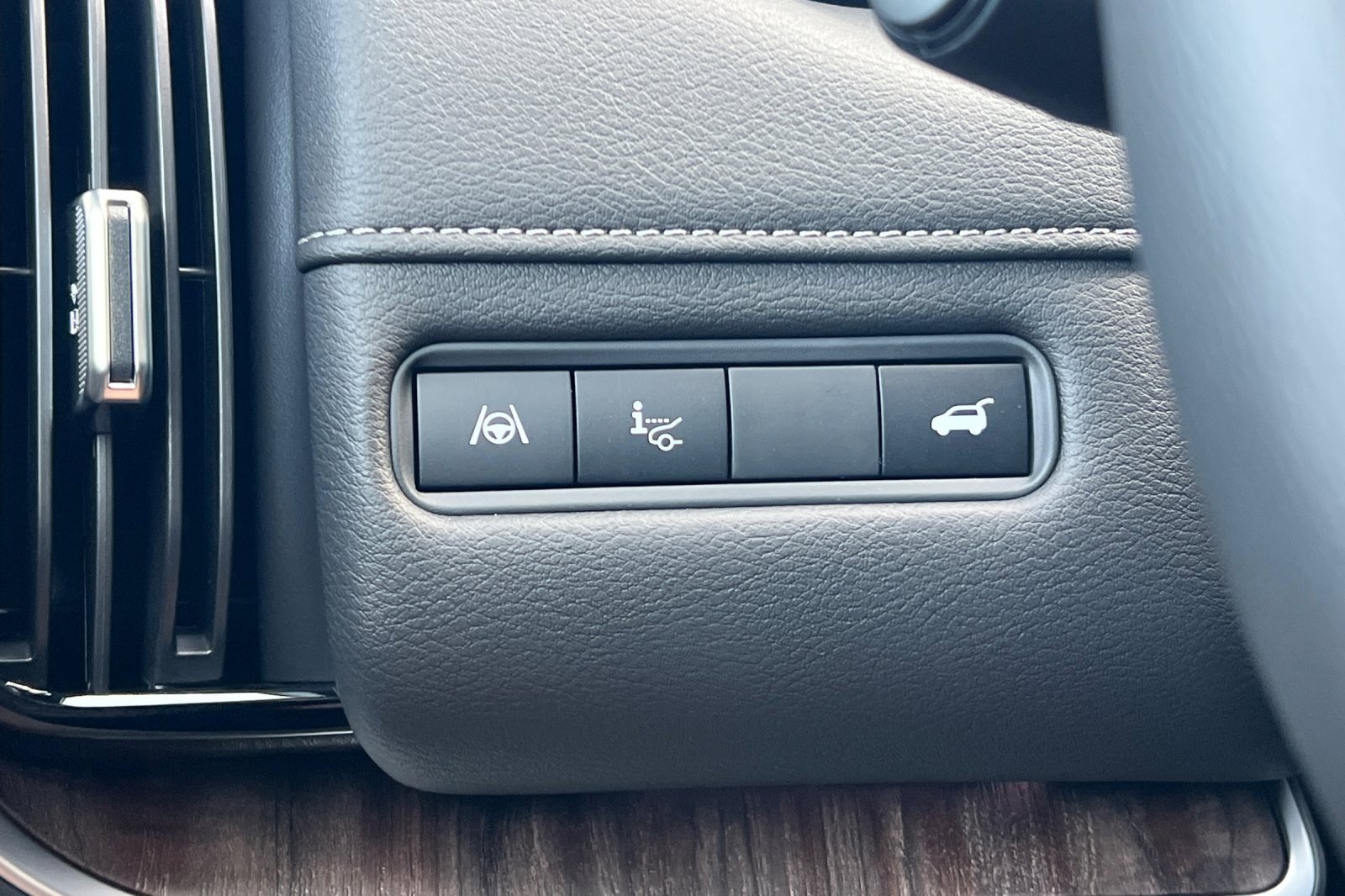 New 2026 Nissan Armada Platinum image 32