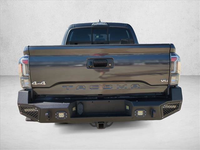 Used 2016 Toyota Tacoma Limited w/ Towing Package AWD/4WD image 7