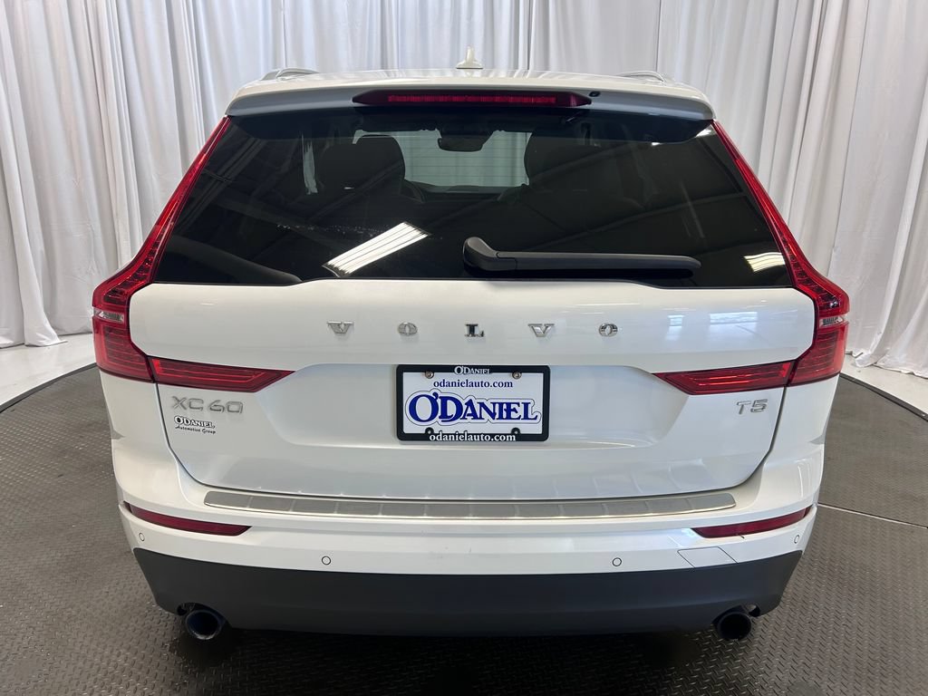 Used 2021 Volvo XC60 T5 Momentum w/ Climate Package FWD image 27