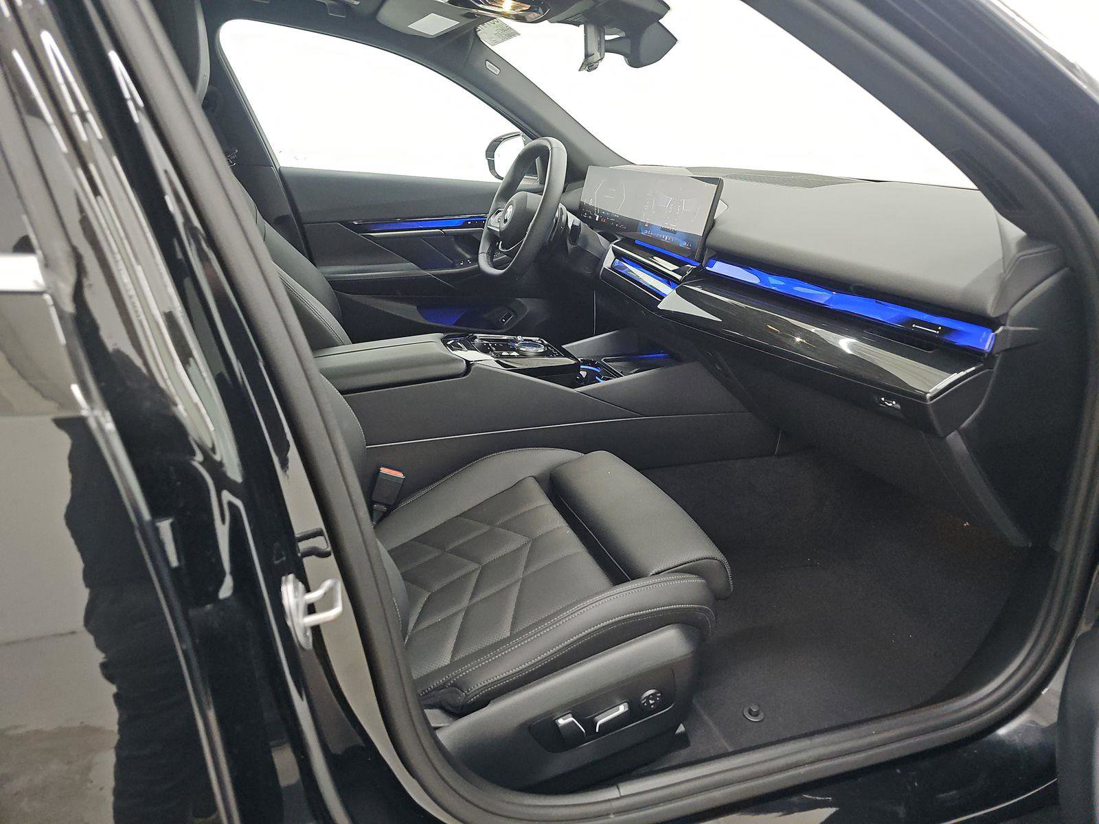 Used 2025 BMW 540i xDrive image 8