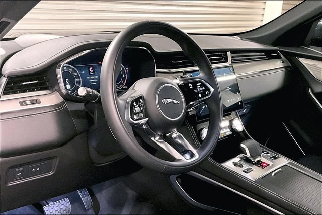 Certified 2026 Jaguar F-PACE R-Dynamic S AWD/4WD image 23