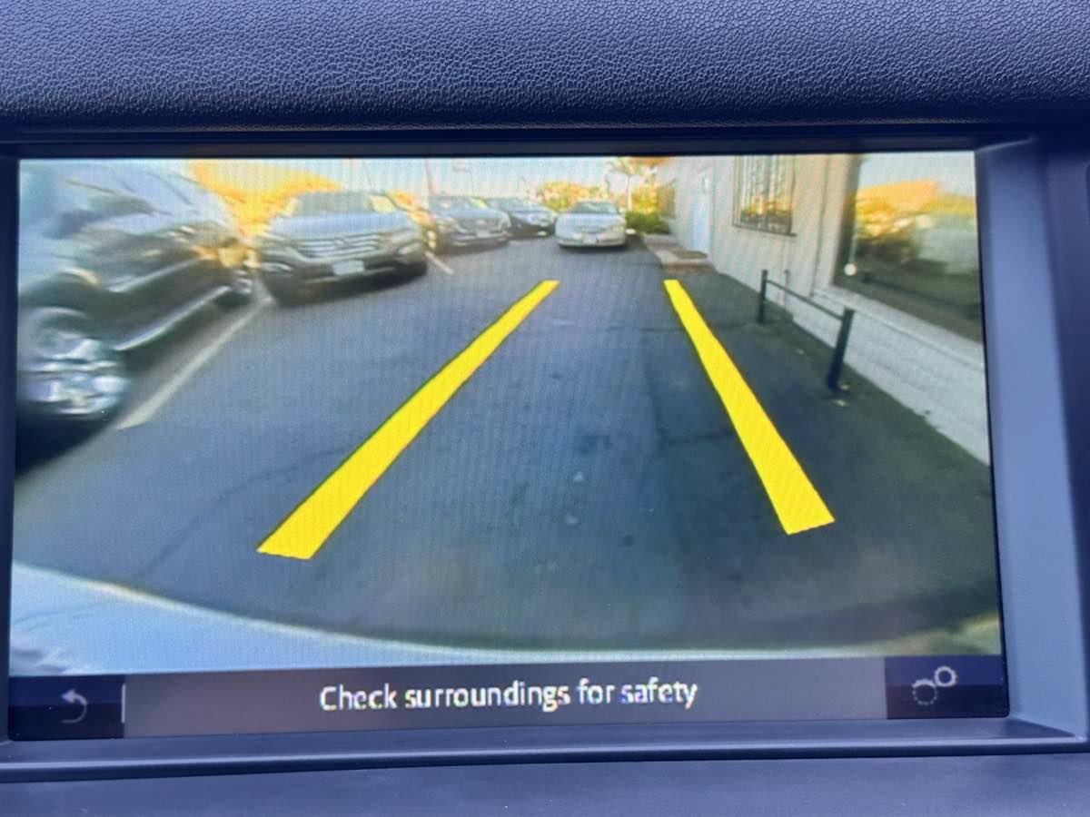 Used 2018 Land Rover Discovery Sport SE AWD/4WD image 45