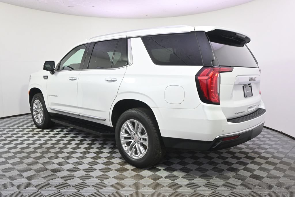 Used 2024 GMC Yukon SLT w/ SLT Premium Package AWD/4WD image 3
