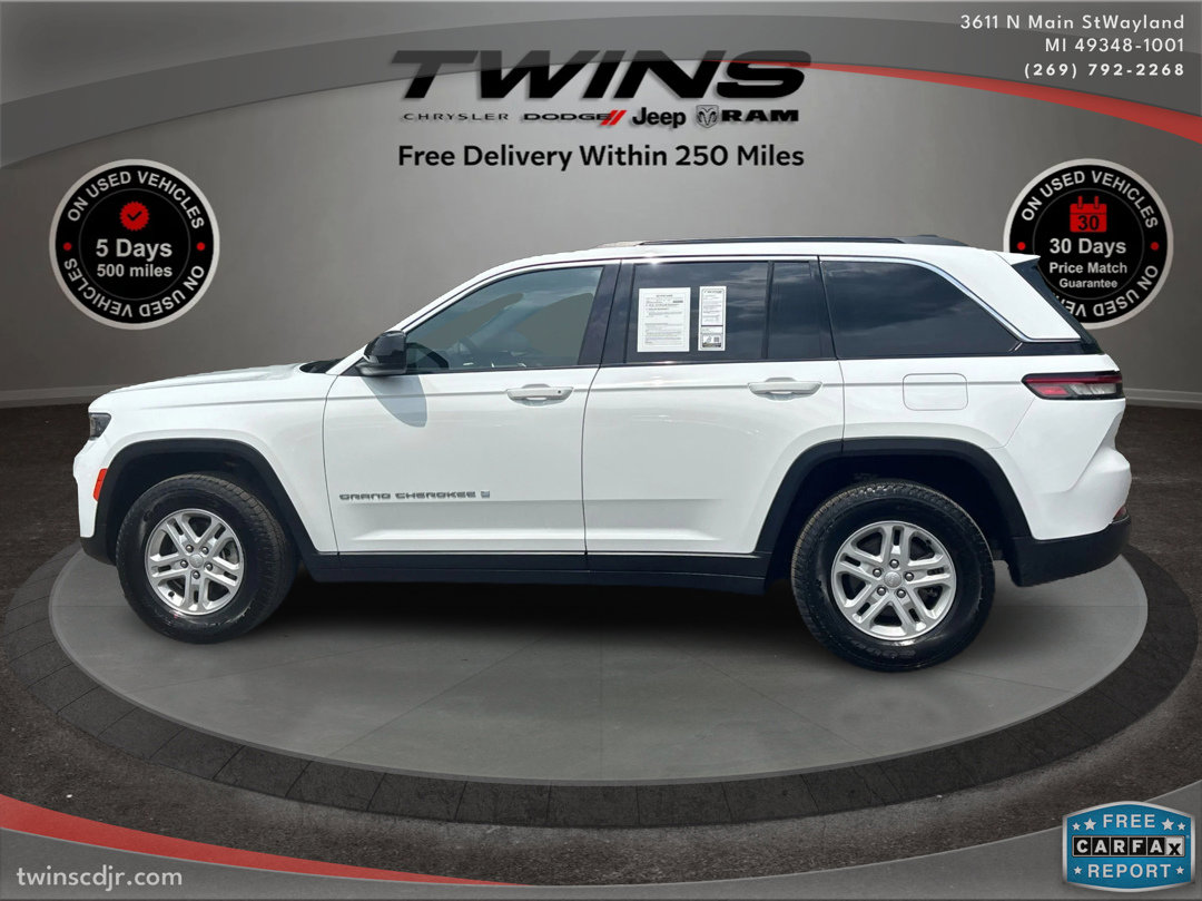 Used 2024 Jeep Grand Cherokee Laredo image 7
