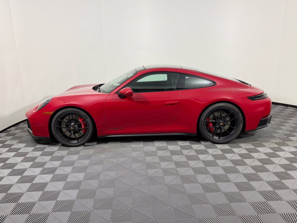New 2026 Porsche 911 GTS image 2