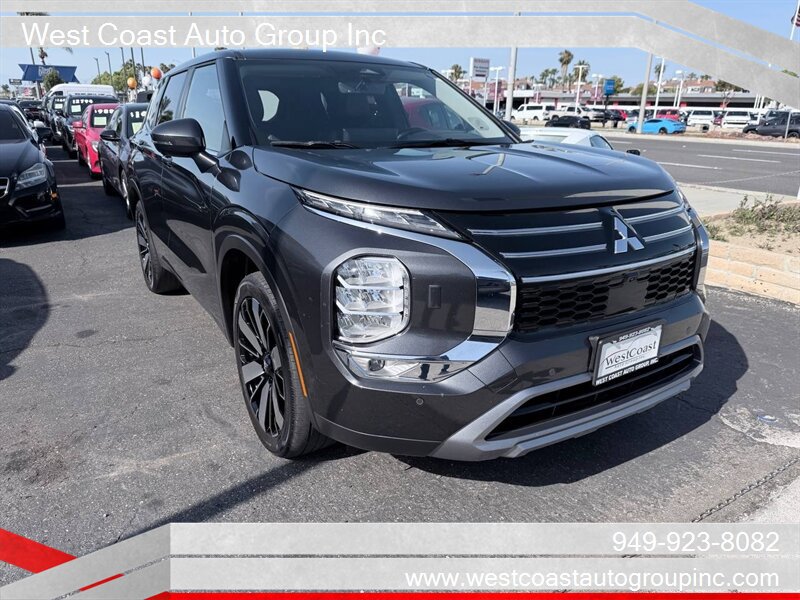 Used 2025 Mitsubishi Outlander SE AWD/4WD image 3
