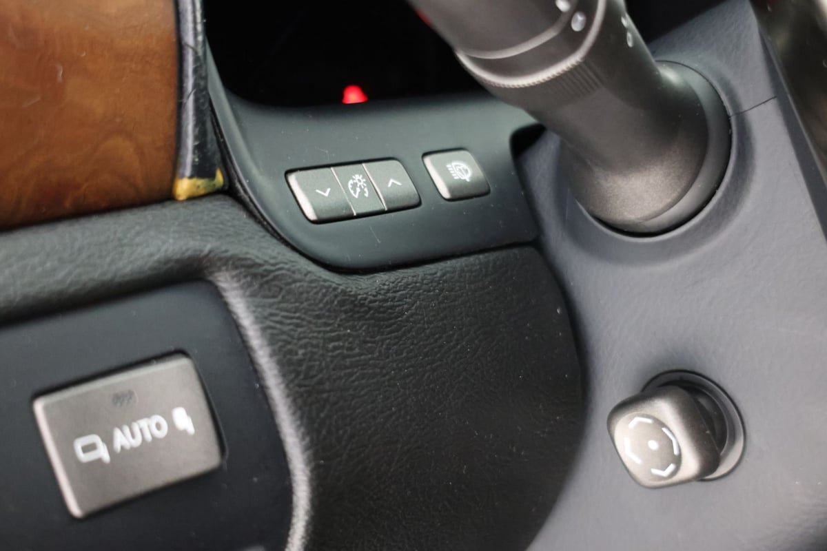 Used 2010 Lexus LS 460 RWD image 25