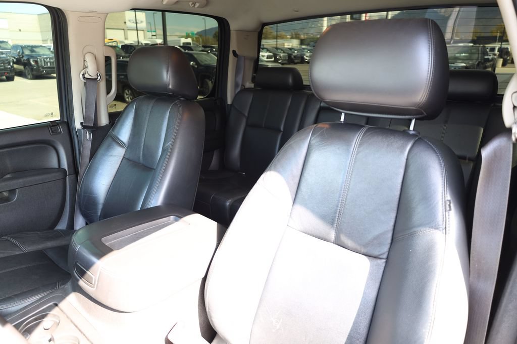 Used 2011 Chevrolet Silverado 1500 LTZ AWD/4WD image 17