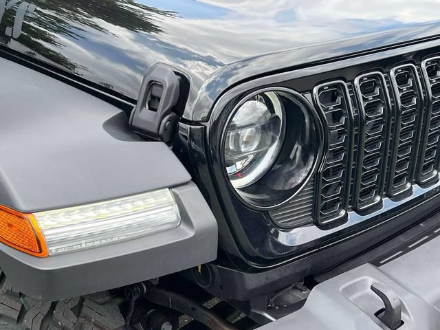 Used 2024 Jeep Wrangler Unlimited Sport AWD/4WD image 8