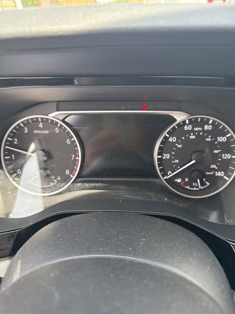 Used 2024 Nissan Pathfinder SL AWD/4WD image 2