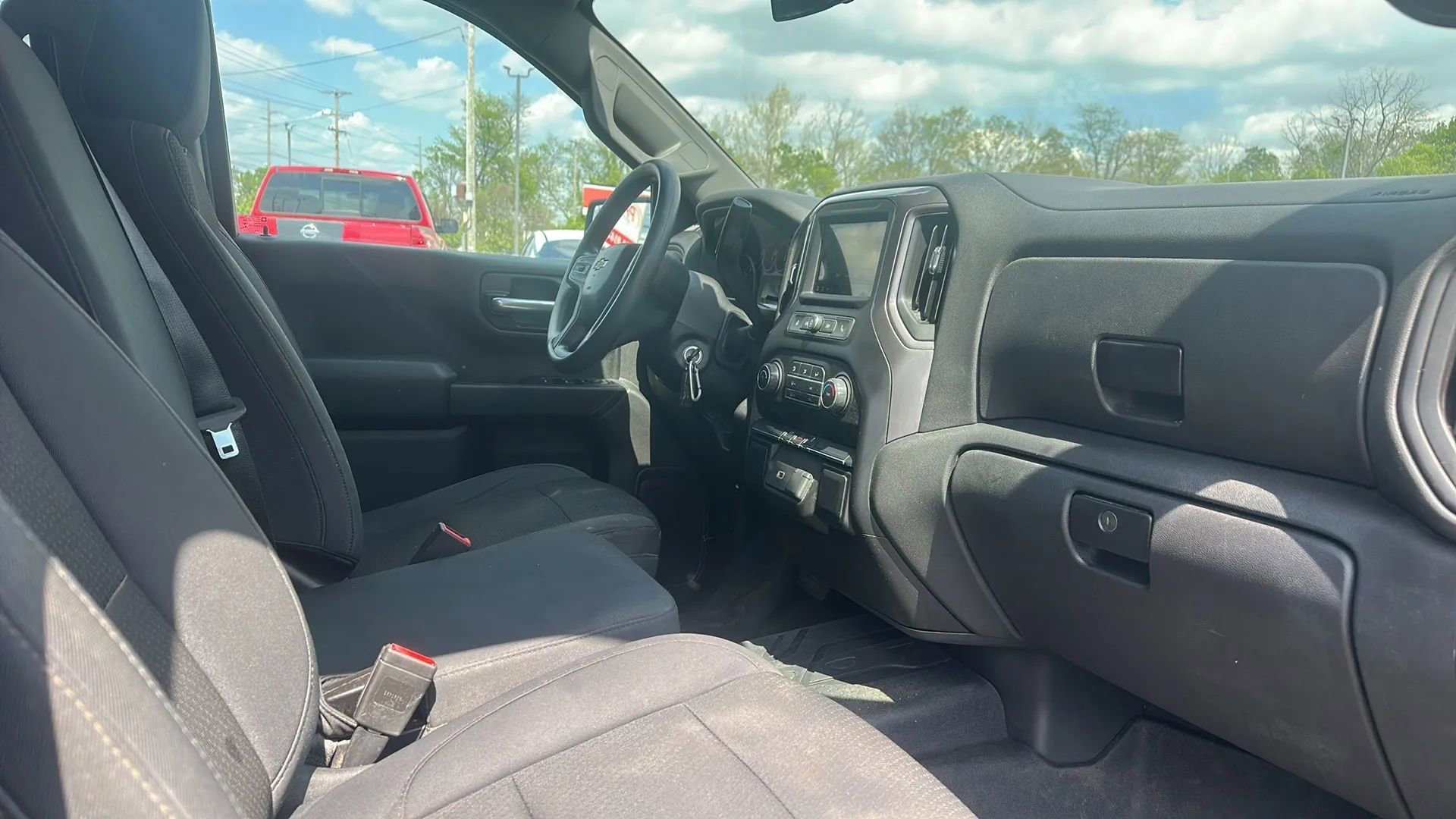 Used 2019 Chevrolet Silverado 1500 Custom w/ Custom Value Package AWD/4WD image 9