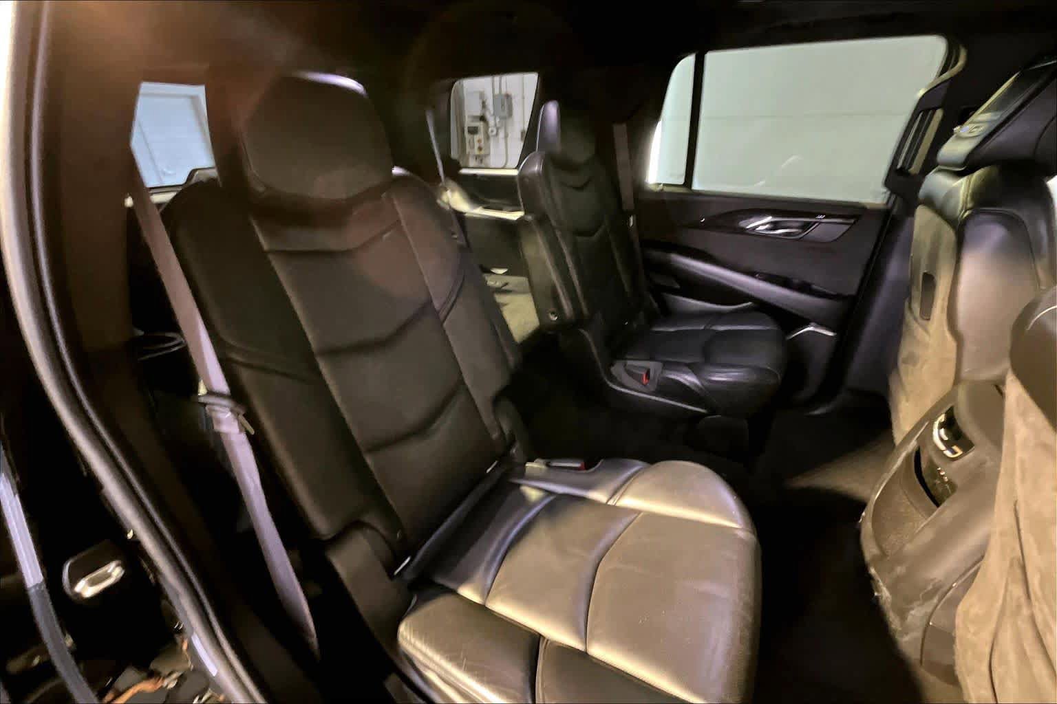 Used 2015 Cadillac Escalade Platinum AWD/4WD image 19