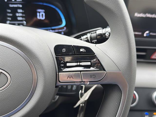New 2026 Hyundai Elantra SE FWD image 18