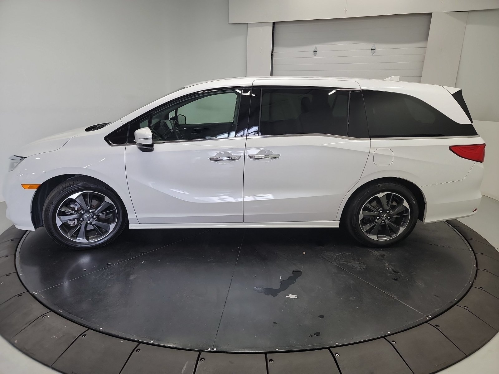 Certified 2023 Honda Odyssey Elite image 5