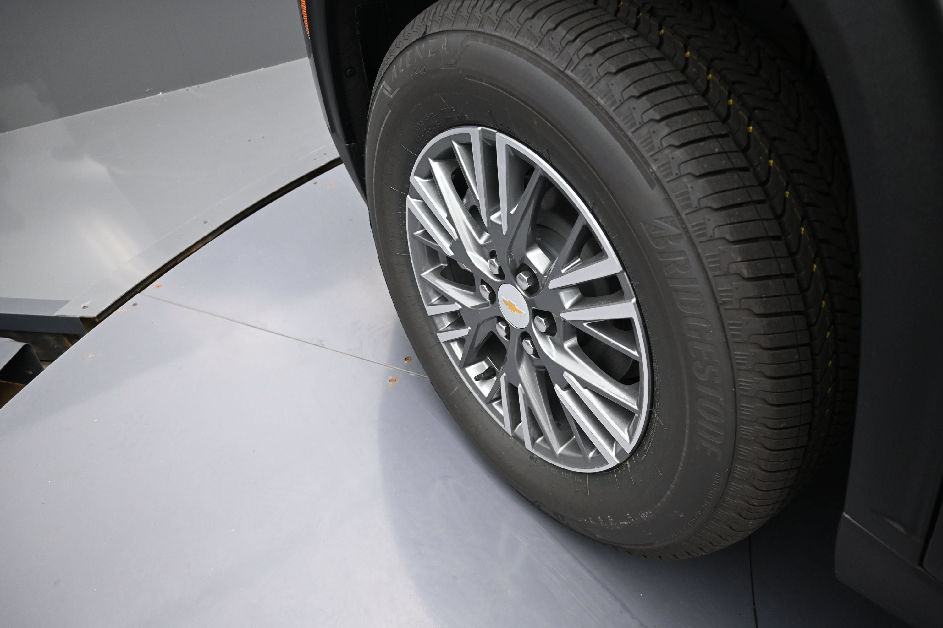 New 2027 Chevrolet Traverse LT FWD image 38