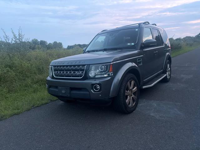 Used 2016 Land Rover LR4 HSE AWD/4WD image 2