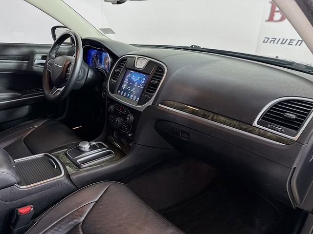 Used 2019 Chrysler 300 Limited image 32