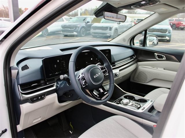 New 2025 Kia Carnival SX w/ SX Dark Edition Package FWD video 2