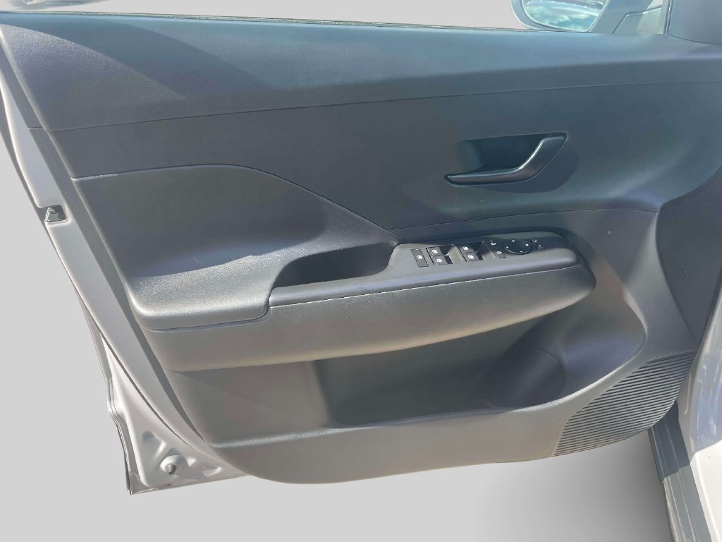Used 2024 Hyundai Kona SEL AWD/4WD image 16