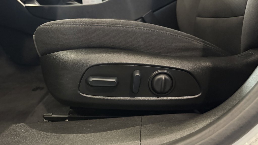 Used 2023 Chevrolet Malibu LT image 11