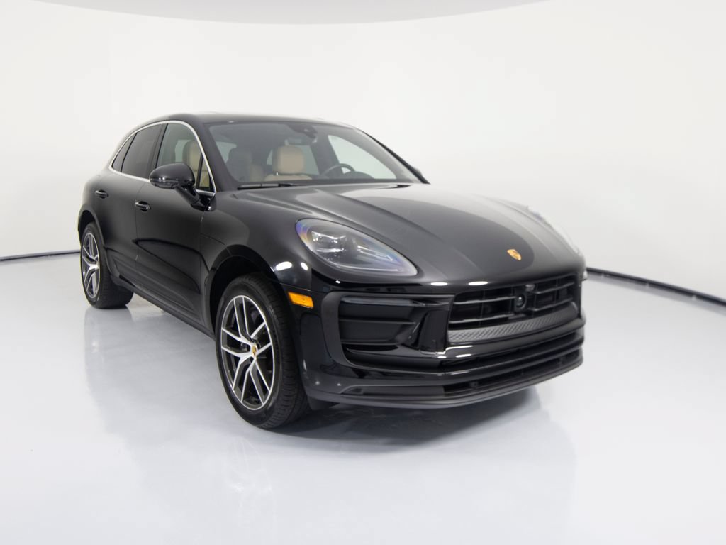 Certified 2026 Porsche Macan AWD/4WD image 12