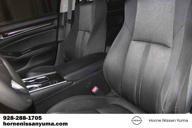 Used 2018 Honda Accord EX image 4