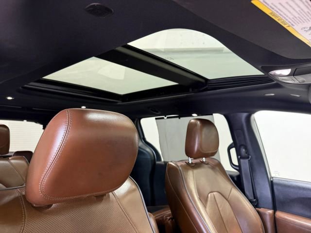Used 2020 Chrysler Pacifica Limited FWD image 29