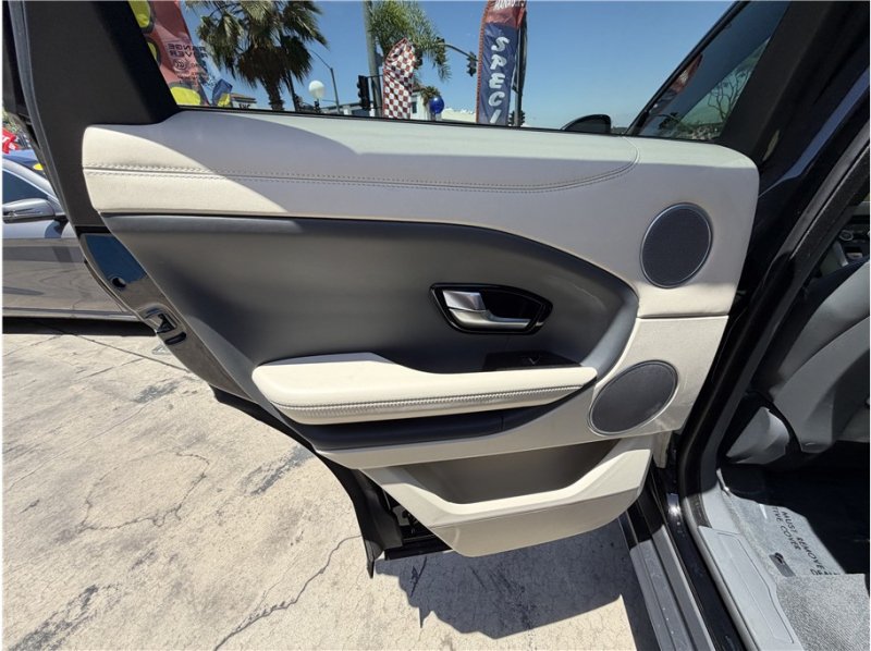 Used 2018 Land Rover Range Rover Evoque HSE Dynamic AWD/4WD image 21