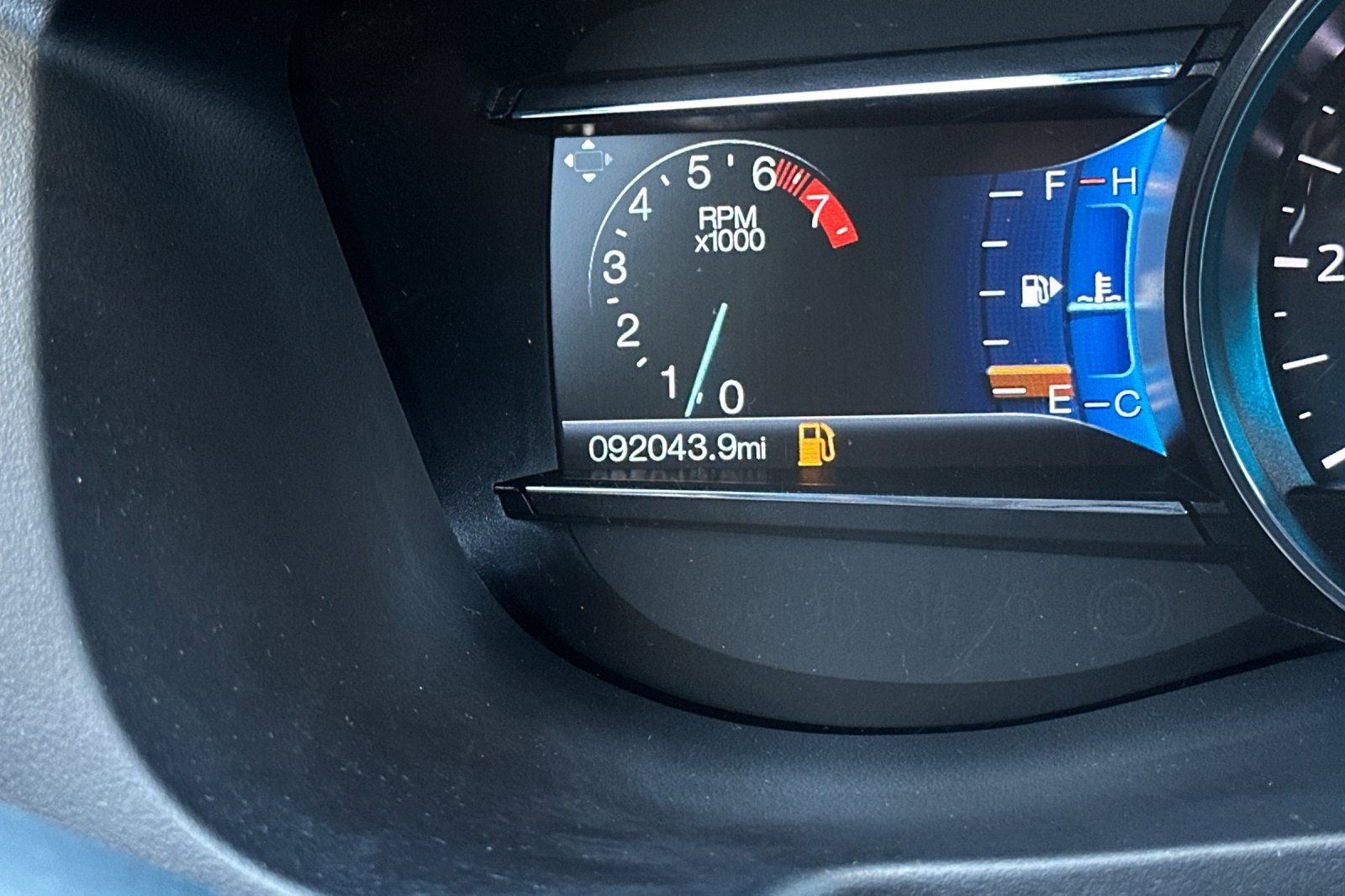 Used 2017 Ford Explorer XLT w/ Equipment Group 202A image 25