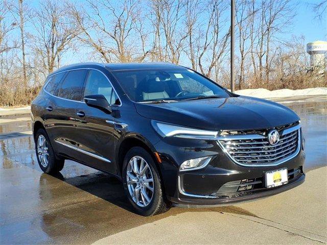 Used 2023 Buick Enclave Essence image 6