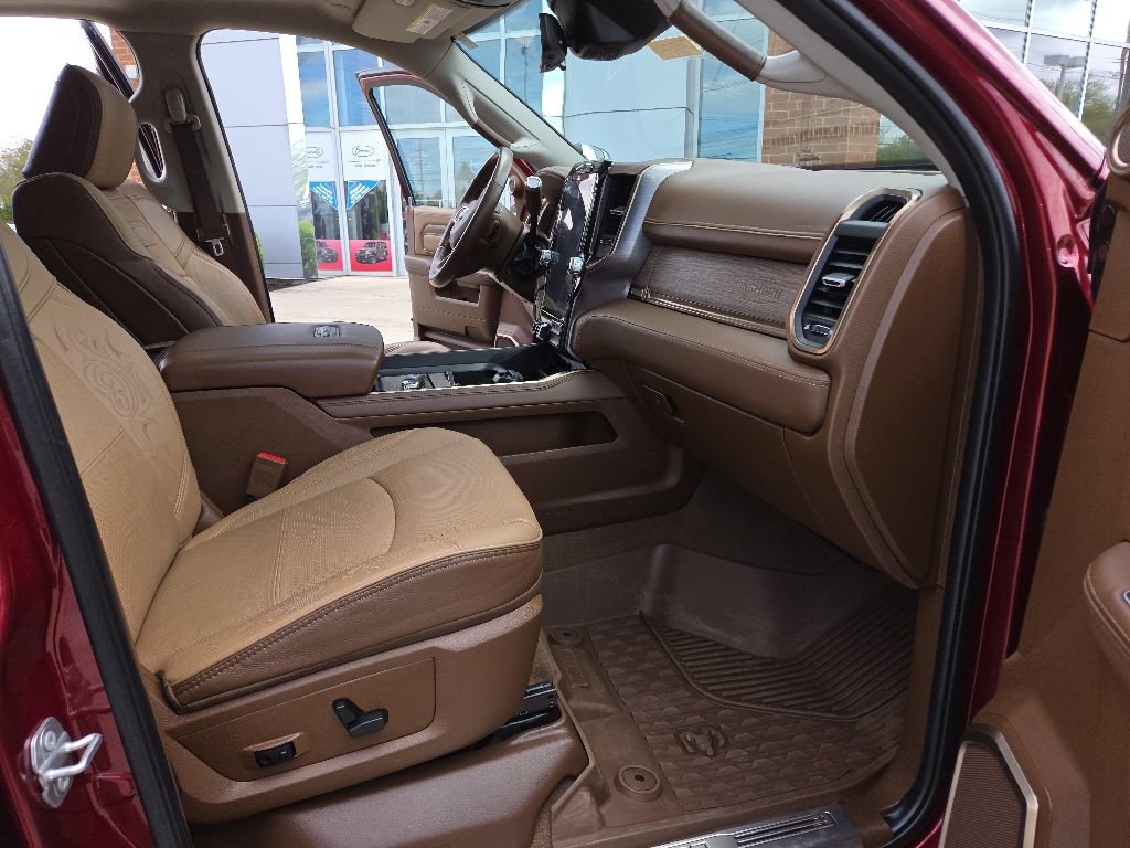 Used 2024 RAM 2500 Limited w/ Safety Group AWD/4WD image 31