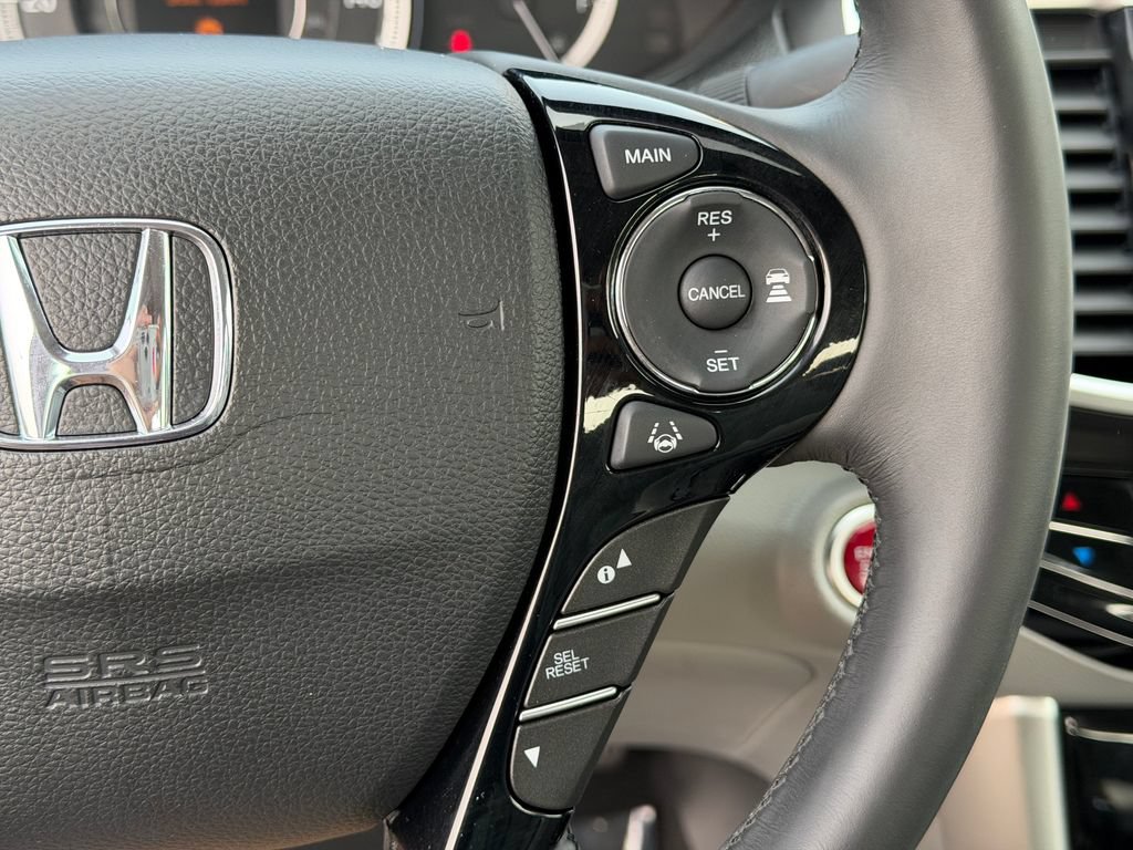 Used 2017 Honda Accord Touring image 25
