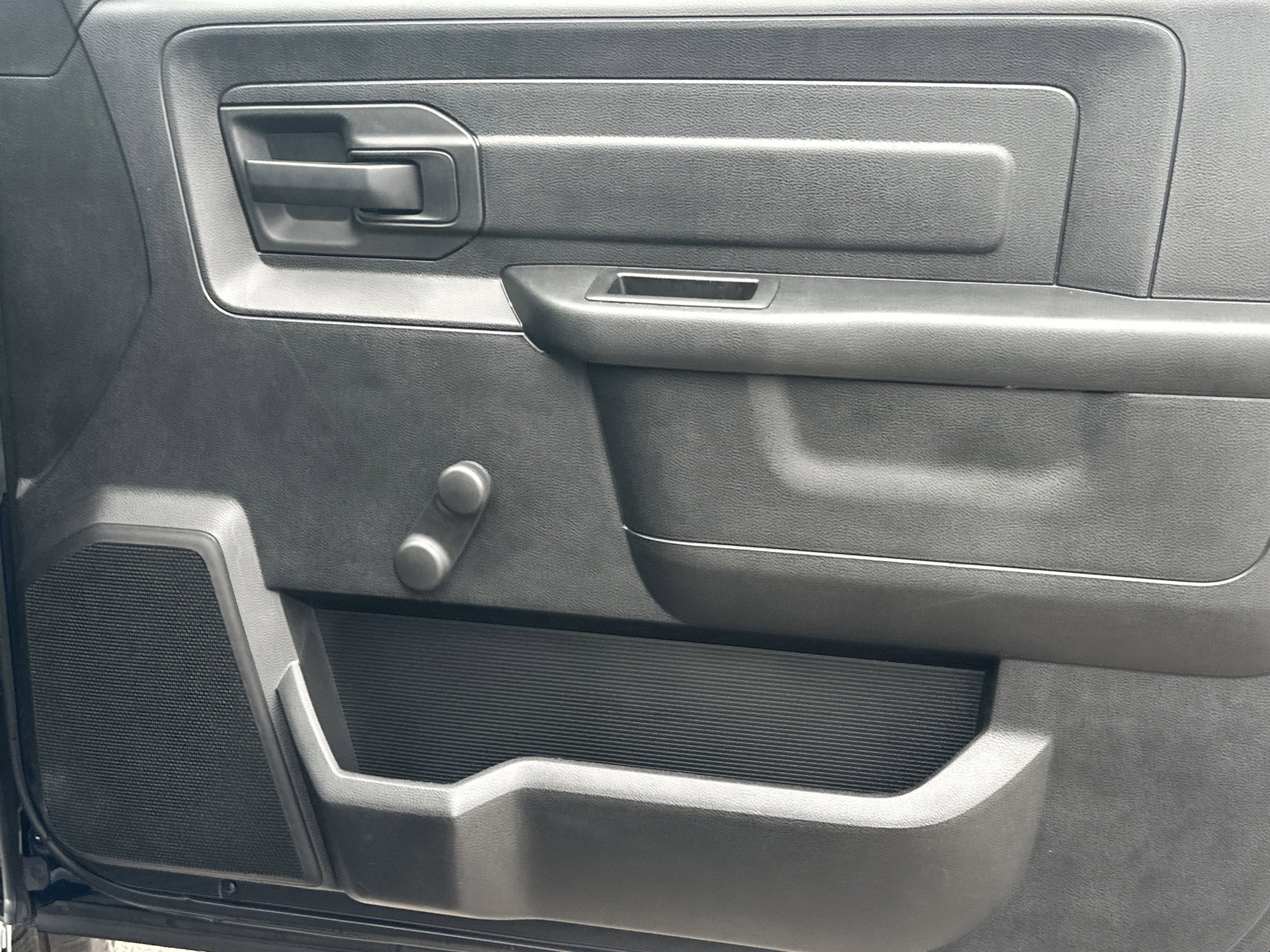 Used 2020 RAM 1500 Tradesman RWD image 14