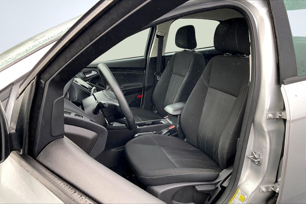 Used 2018 Ford Focus SE FWD image 22