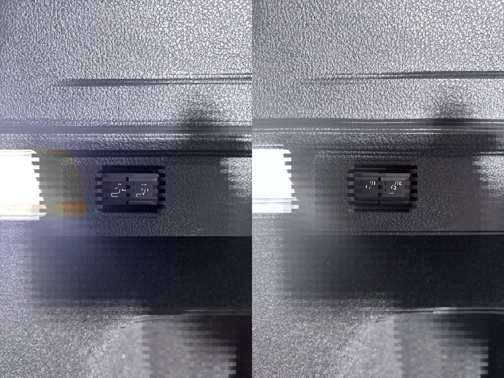 Used 2022 Lincoln Corsair Reserve w/ Equipment Group 201A image 10