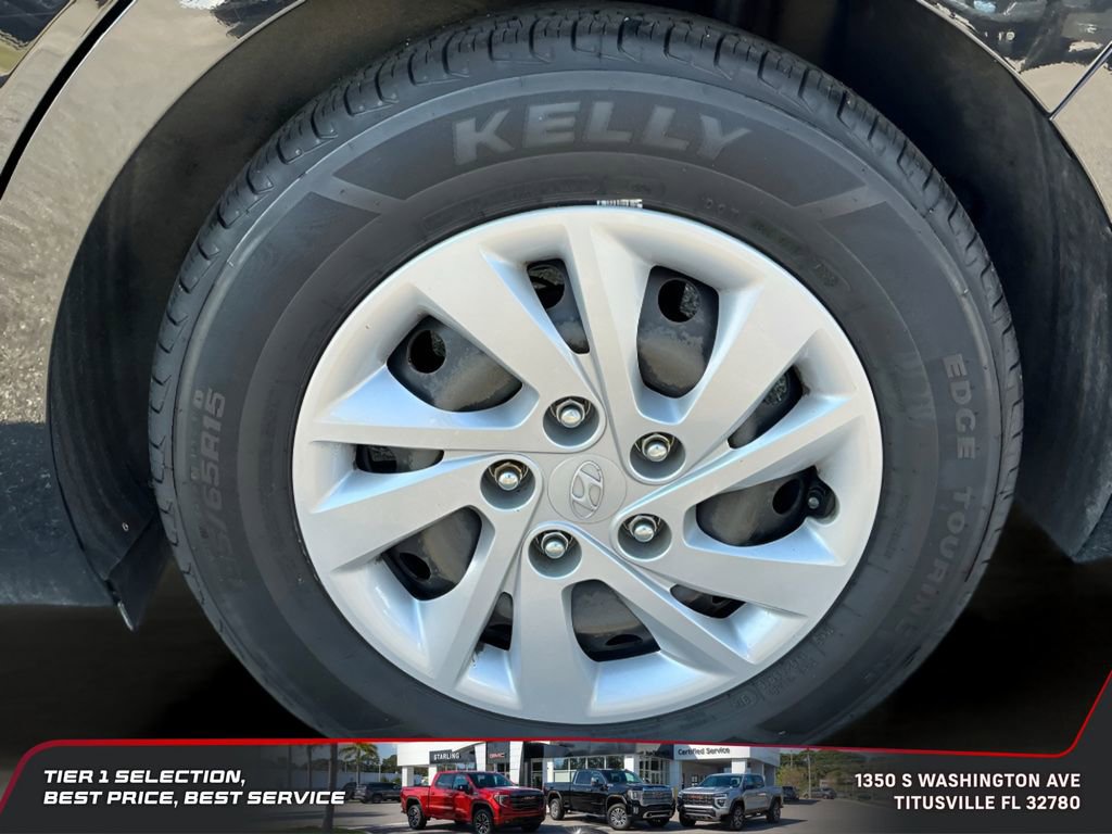 Used 2020 Hyundai Elantra SE FWD image 19