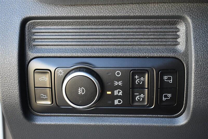 Used 2025 Ford F450 Platinum w/ FX4 Off-Road Package image 19