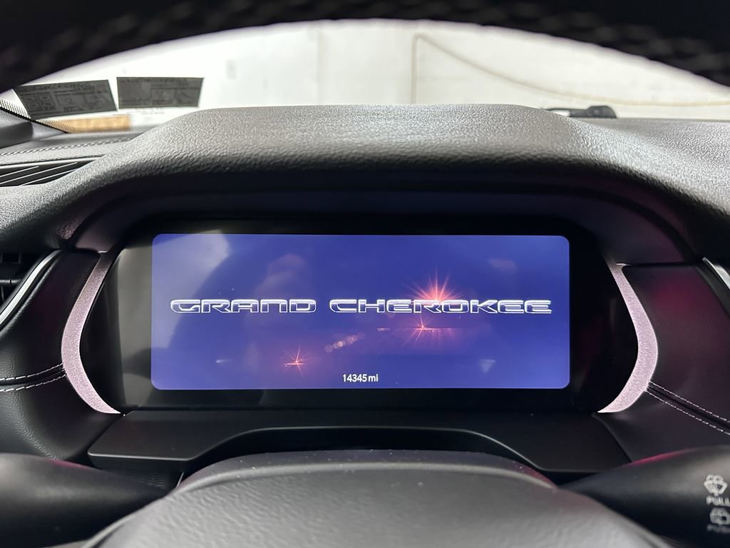 Certified 2024 Jeep Grand Cherokee Laredo w/ Trailer Tow Package image 34