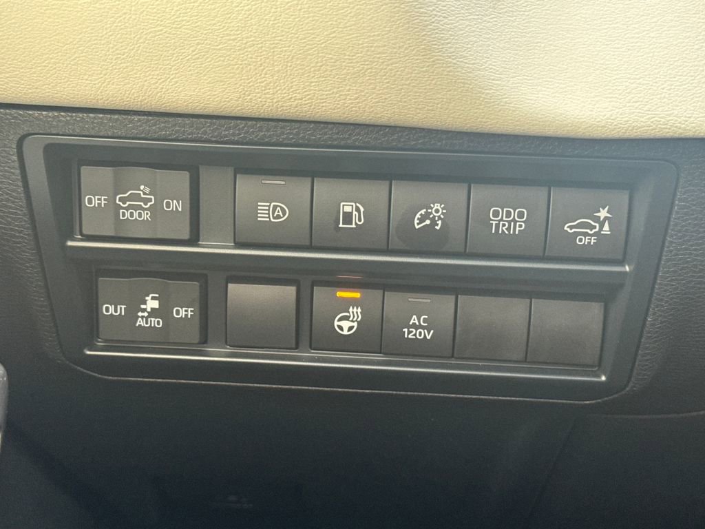 Used 2025 Toyota Tundra Capstone image 31