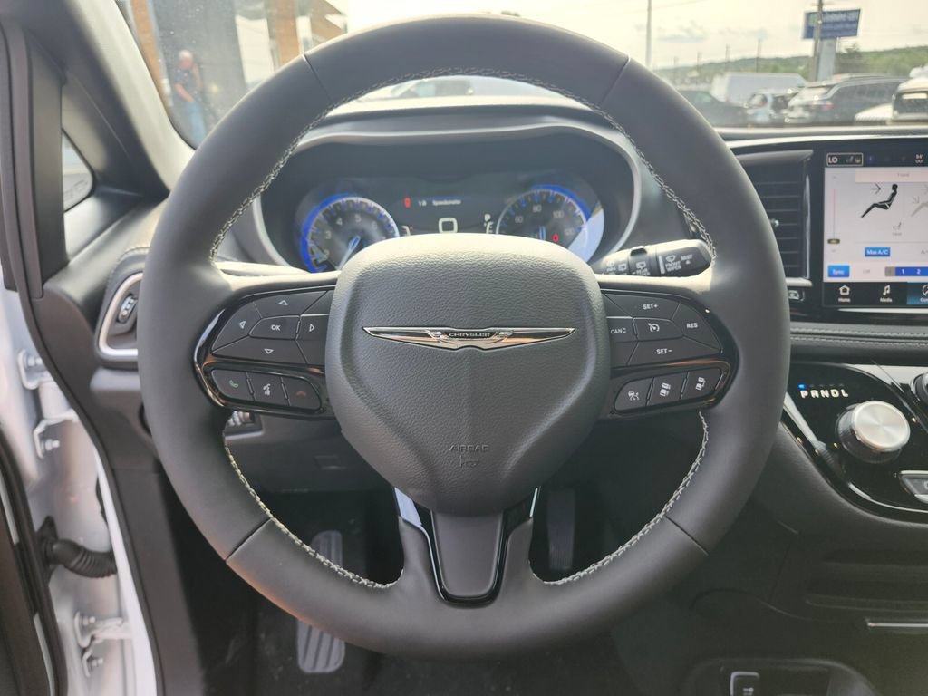 New 2026 Chrysler Pacifica Select w/ S Appearance Package AWD/4WD image 28