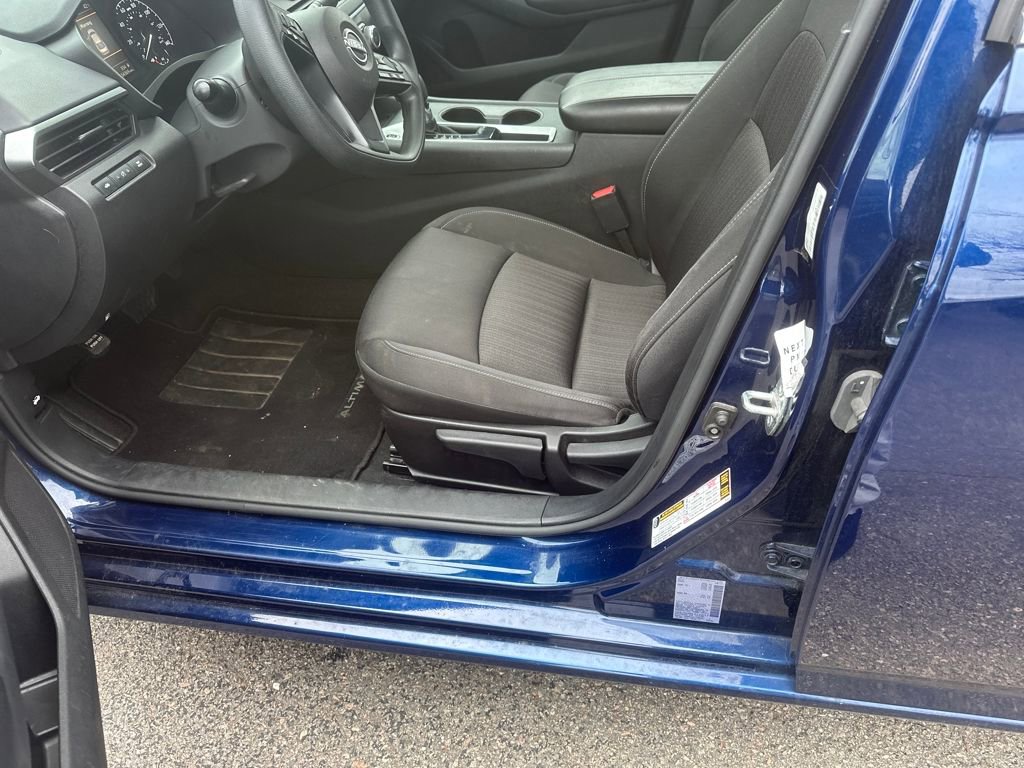 Used 2024 Nissan Altima 2.5 S image 12