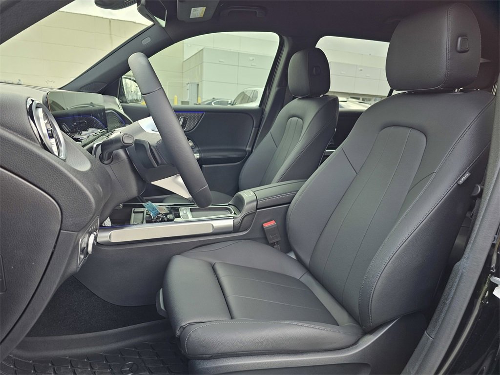 Used 2025 Mercedes-Benz GLB 250 image 15