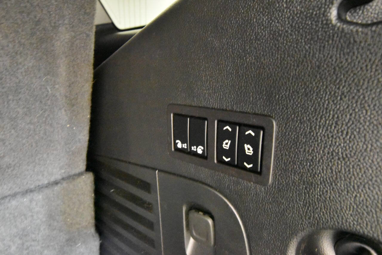 Used 2020 Cadillac Escalade Premium Luxury image 38