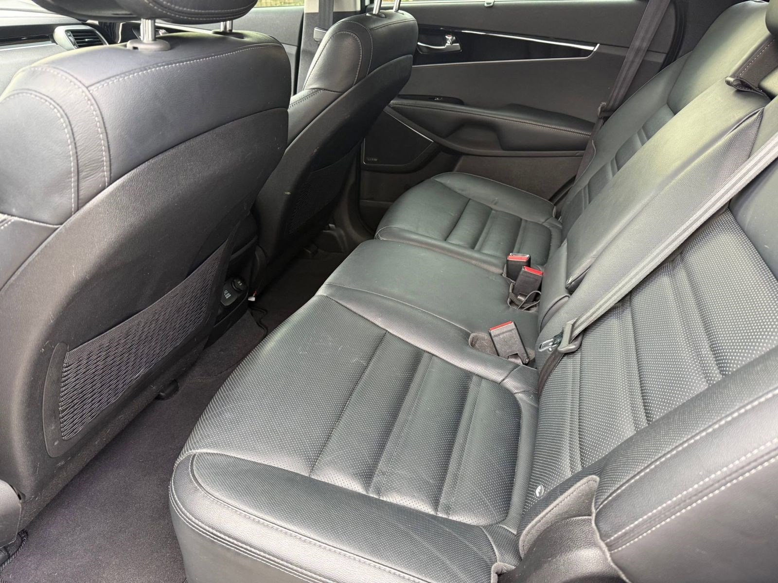 Used 2016 Kia Sorento SX image 23