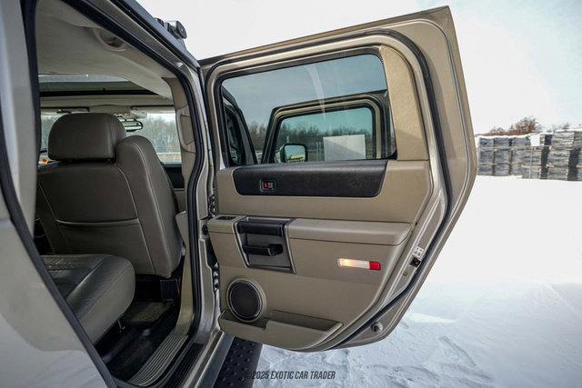 Used 2003 HUMMER H2 w/ Preferred Equipment Group image 47