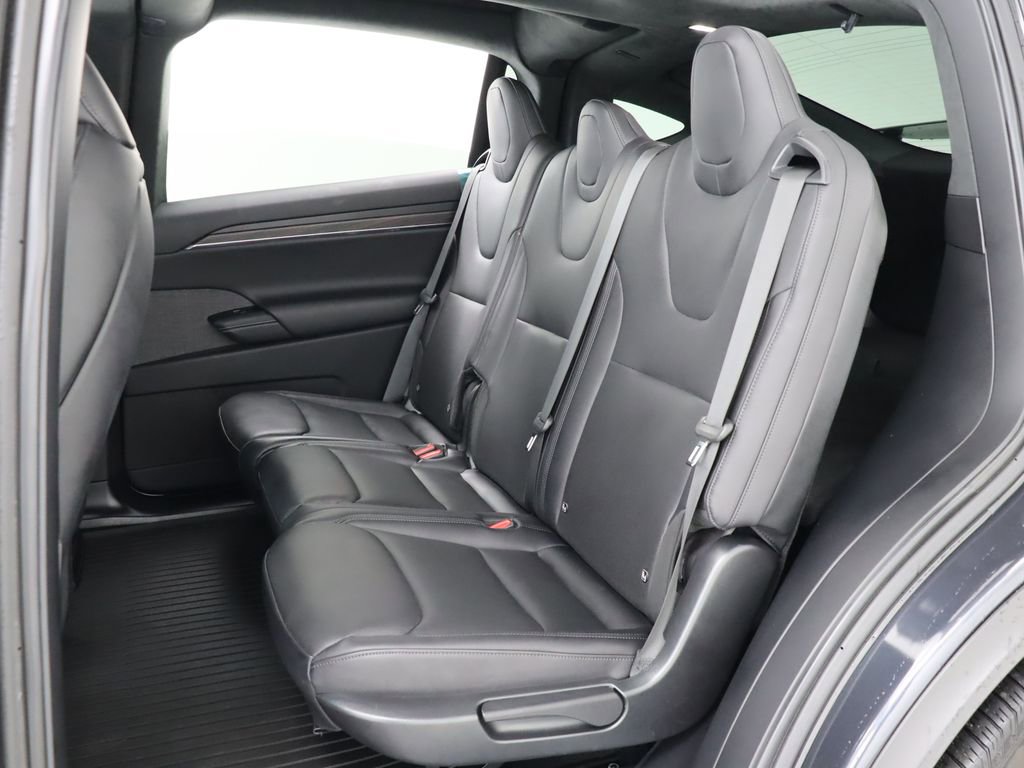 Used 2024 Tesla Model X image 28
