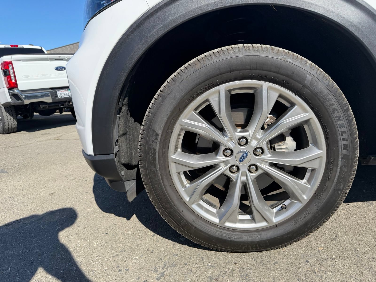 Used 2020 Ford Explorer XLT w/ Equipment Group 202A AWD/4WD image 9