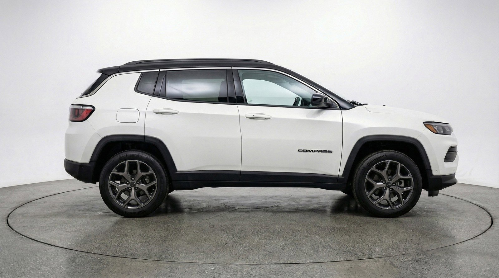 Used 2025 Jeep Compass Limited AWD/4WD image 8