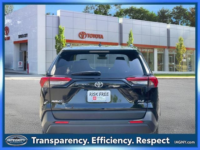 Used 2020 Toyota RAV4 XLE w/ All Weather Liner Package AWD/4WD image 6